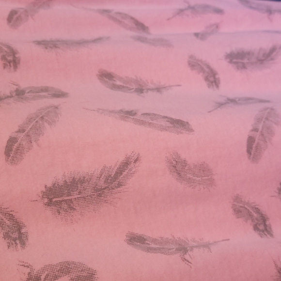 š3/$10 Curious Gypsy Neon Coral Pink Feather-print V-neck T-Shirt - Picture 2 of 8